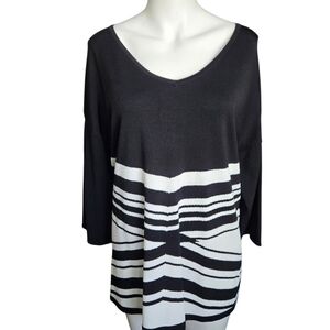 Escada Stralon Black & White V-Neck Pullover - Size Large